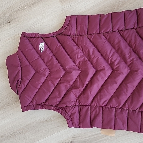 The North Face Women's Alpz 2.0 full zip Puffer Down Vest deep garnet red sz s - Picture 6 of 6